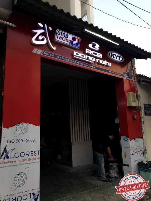 bảng hiệu chữ nổi sáng đèn tiệm sửa xe