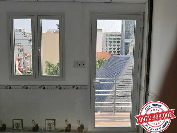 Cửa nhôm xingfa cửa đi và cửa sổ màu trắng
