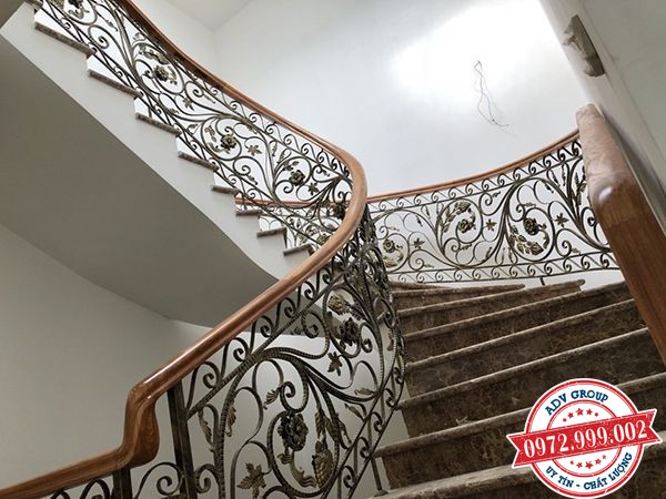 TOP 33+ Mẫu cầu thang sắt mỹ thuật đẹp - Độc Đáo 14 14. Mẫu cầu thang sắt mỹ thuật xoắn ốc đẹp