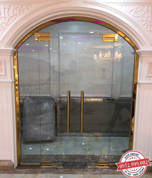Báo giá thi công cửa kính cường lực đẹp giá rẻ 2020 7 cửa kính cường phụ kiện inox vàng