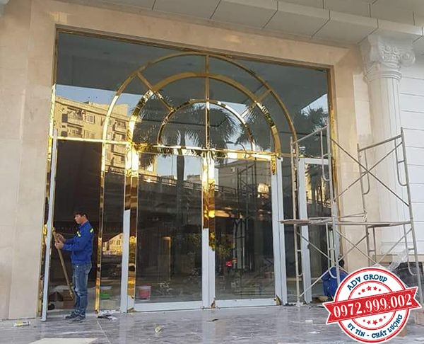 TOP 40+ Mẫu cửa kính cường lực đẹp, sang trọng nên xem 34 mẫu cửa kính cường lực khung inox mặt tiền