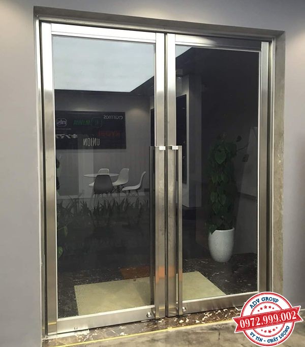 TOP 40+ Mẫu cửa kính cường lực đẹp, sang trọng nên xem 33 mẫu cửa kính cường lực khung inox công ty