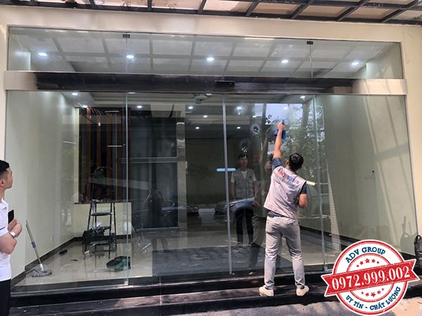 Báo giá thi công cửa kính cường lực đẹp giá rẻ 2020 28 cửa kính cường lực lùa tự động