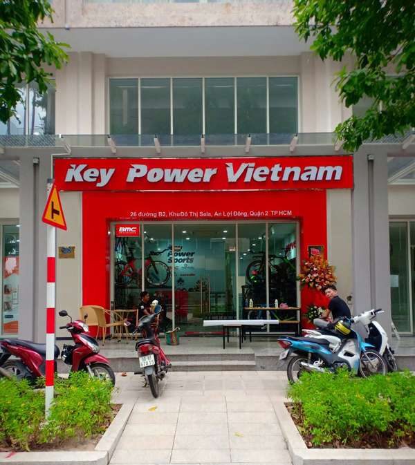 Bảng hiệu chữ nỗi mặt mica cạnh Inox Key Power Vietnam