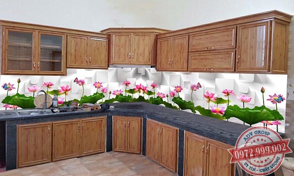 12. Mẫu kính ốp bếp In 3D hoa văn đẹp
