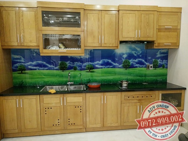 13. Mẫu kính ốp bếp In 3D hoa văn đẹp