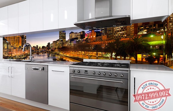 15. Mẫu kính ốp bếp In 3D hoa văn đẹp
