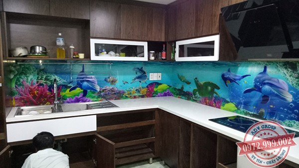 28. Mẫu kính ốp bếp In 3D hoa văn đẹp