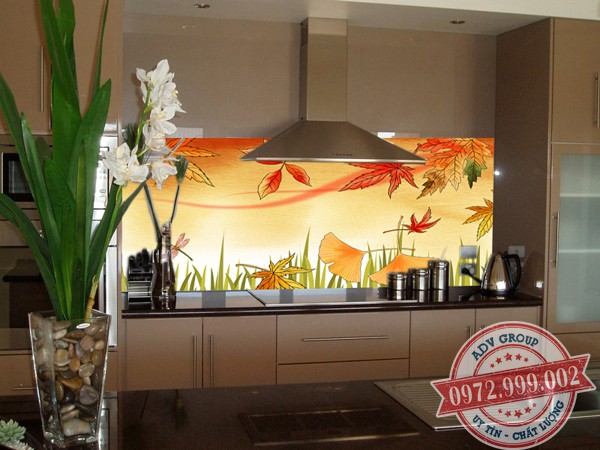 31. Mẫu kính ốp bếp In 3D hoa văn đẹp