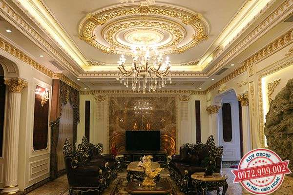 Báo giá thi công trần thạch cao đẹp - Giá rẻ Mới nhất 2020 14 Trần thạc cao cổ điển kết hợp đèn chùm vàng đẹp ấn tượng