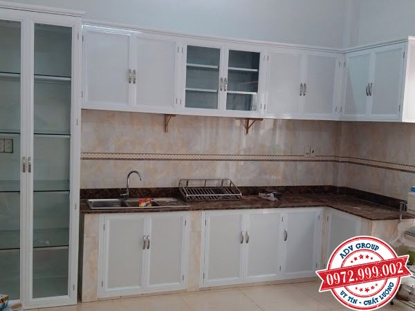 Báo giá tủ nhôm kính, Tủ bếp nhôm kính, tủ kính trưng bày giá rẻ 12 tủ bếp nhôm kính màu trắng