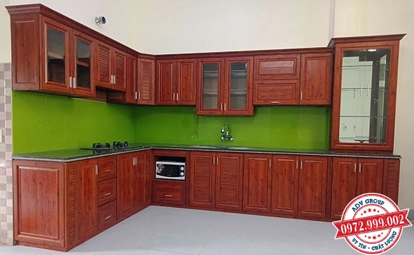 Báo giá tủ nhôm kính, Tủ bếp nhôm kính, tủ kính trưng bày giá rẻ 16 Mẫu tủ bếp nhôm kính vân gỗ