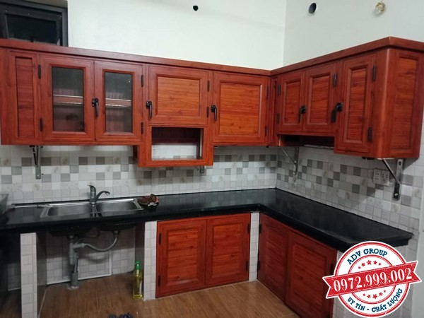 Báo giá tủ nhôm kính, Tủ bếp nhôm kính, tủ kính trưng bày giá rẻ 17 Mẫu tủ bếp nhôm kính vân gỗ Quân 3
