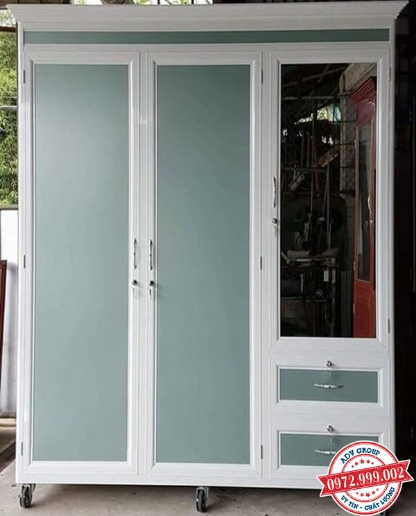 tủ quần áo nhôm màu trắng và kính mờ