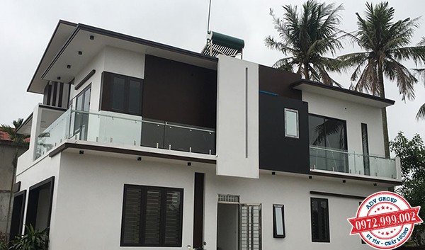 TOP 39+ mẫu Lan can kính, sắt mỹ thuật, inox Đẹp giá rẻ 2 2. Mẫu Lan can kính ghép cường lực Biệt Thự
