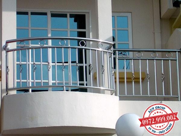 TOP 39+ mẫu Lan can kính, sắt mỹ thuật, inox Đẹp giá rẻ 36 33. Mẫu bạn công inox nhà phố