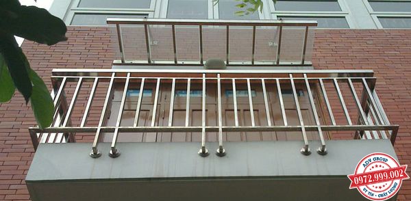 TOP 39+ mẫu Lan can kính, sắt mỹ thuật, inox Đẹp giá rẻ 33 31. Mẫu thi công lan can inox Sus 304 Vuông