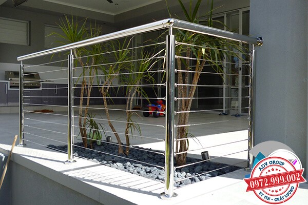 TOP 39+ mẫu Lan can kính, sắt mỹ thuật, inox Đẹp giá rẻ 34 31. Mẫu thi công lan can inox Sus 304 khuôn viên chung cư