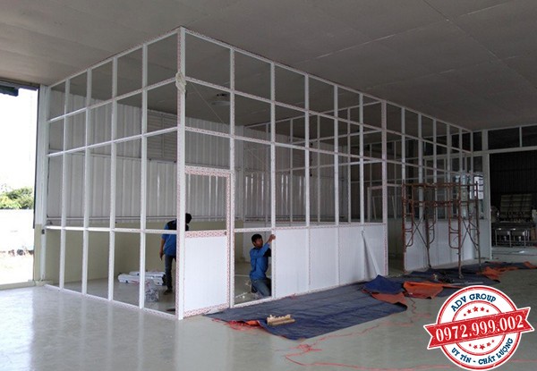 Báo giá thi công vách nhôm Kính giá rẻ 2020 17 thi công lắp đặt vách nhôm kính xưởng