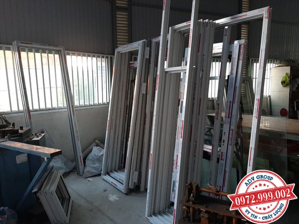 TOP 30++ Hình ảnh mẫu cửa nhôm Xingfa đẹp vừa thi công đẹp ấn tượng 5 hình ảnh làm khung nhôm tại xưởng