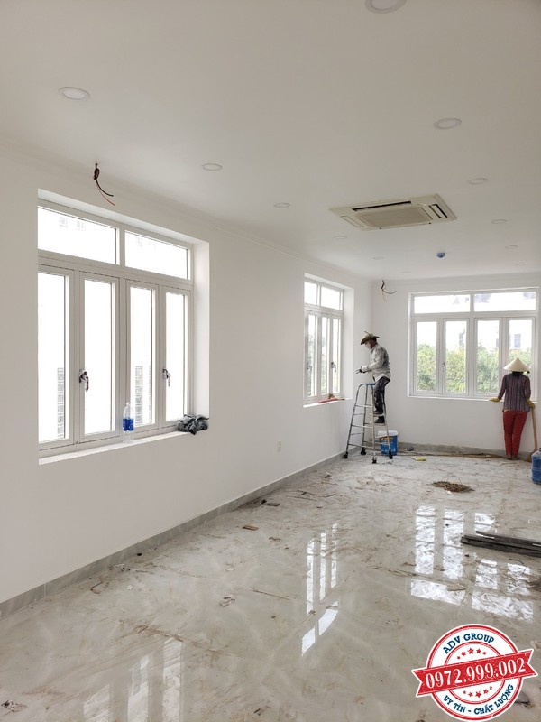 Hoàn thiện vệ sinh công trình nhôm xingfa