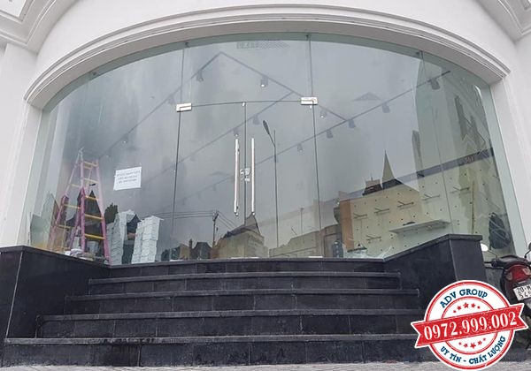 Vách kính, cửa kính cường lực mặt tiền đẹp