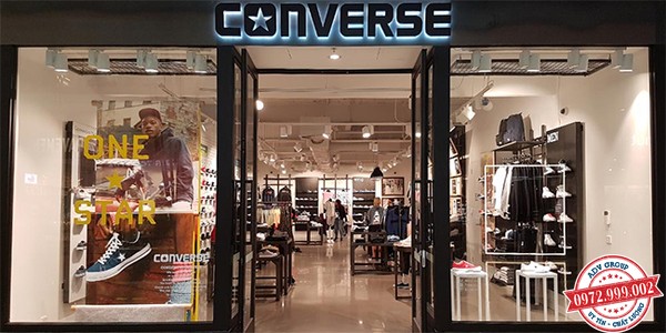 Vách kính cường lực mặt tiền hãng Converse