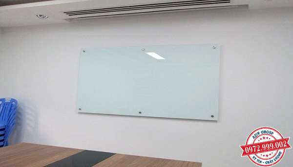 Lắp đặt BẢNG KÍNH CƯỜNG LỰC treo tường giá rẻ 2020 7 "<yoastmark