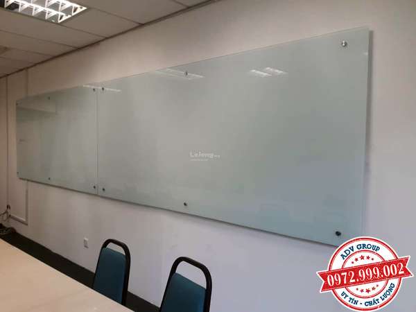Lắp đặt BẢNG KÍNH CƯỜNG LỰC treo tường giá rẻ 2020 4 "<yoastmark