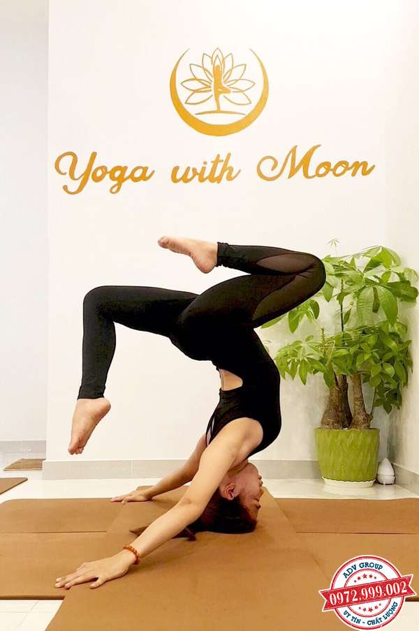 thiết kế banner tập yoga