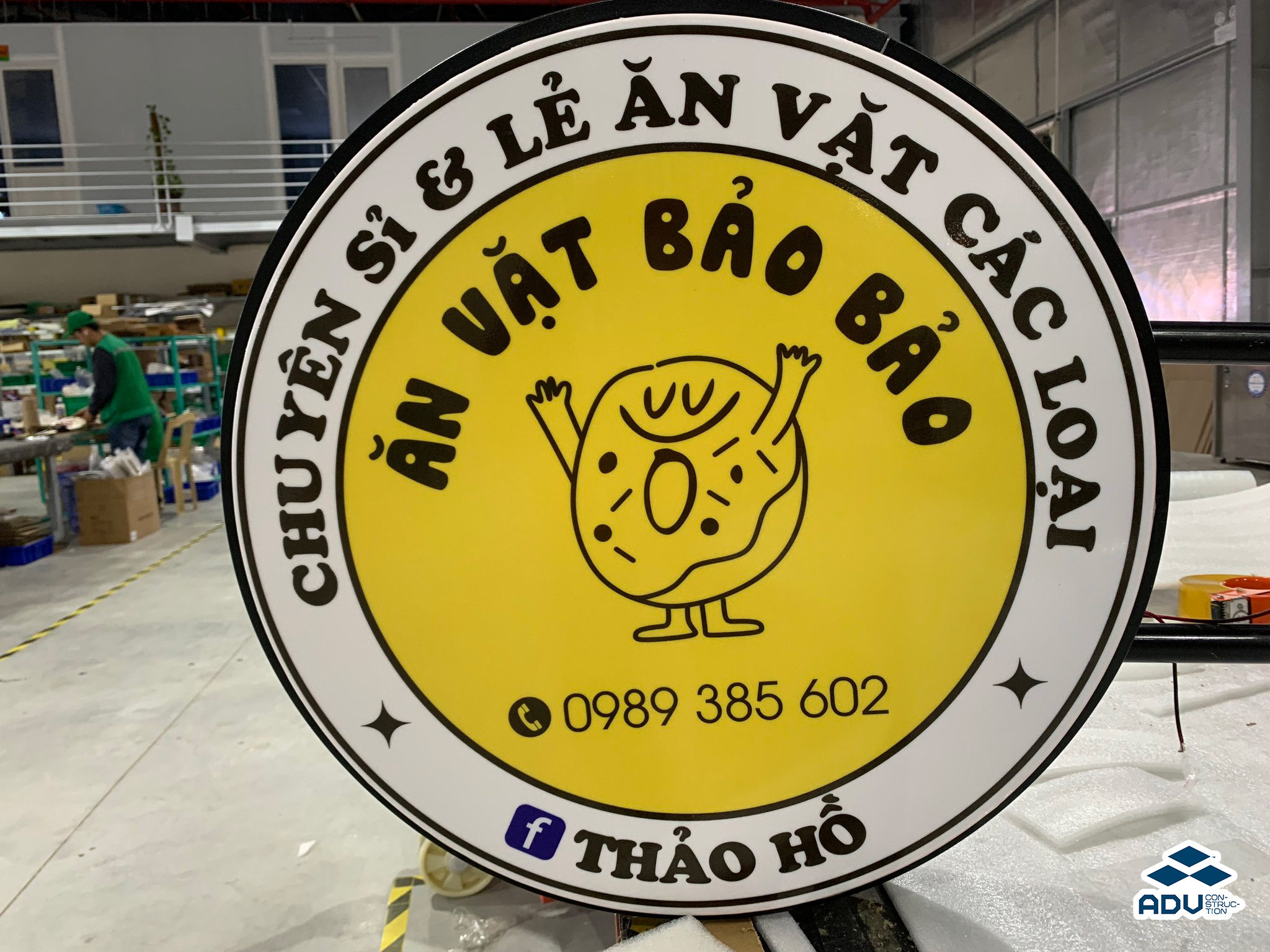 Mẫu biển mica hút nổi đẹp