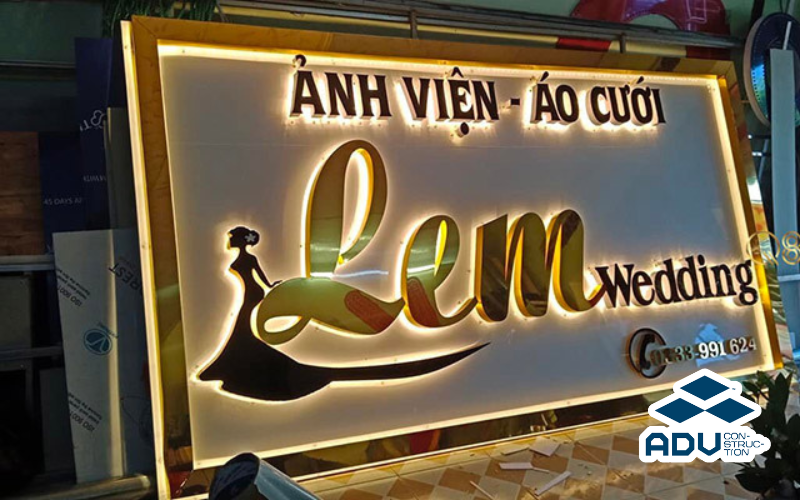 20+ Mẫu Bảng Hiệu Alu Chữ Nổi Đẹp, Bền, Chất Lượng Cao 5 Mẫu biển alu chữ nổi kết hợp đèn led