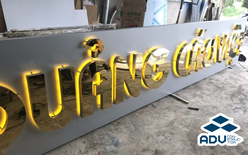 Gia Công Bảng Hiệu Alu Chữ Nổi Mica Theo Mẫu, Giá Tốt 3 Nguyên liệu làm bảng hiệu alu chữ nổi mica