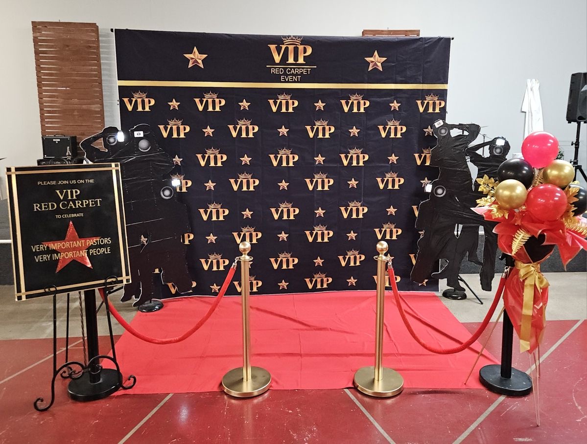 #1 Thi Công Backdrop Phường Bến Thành | Thiết Kế – Lắp Đặt Nhanh – Giá Tốt 4 Thi công backdrop phường Bến Thành chuyên nghiệp, thiết kế đẹp, in sắc nét, lắp đặt nhanh.