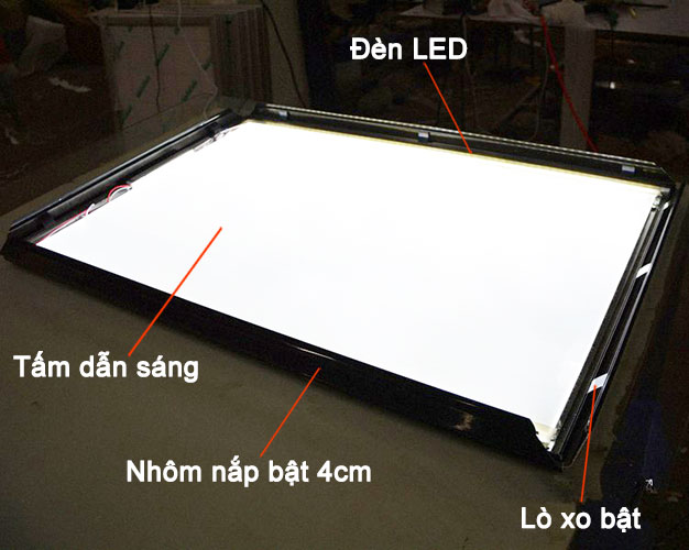 cau tao hop den sieu mong nap bat 4cm