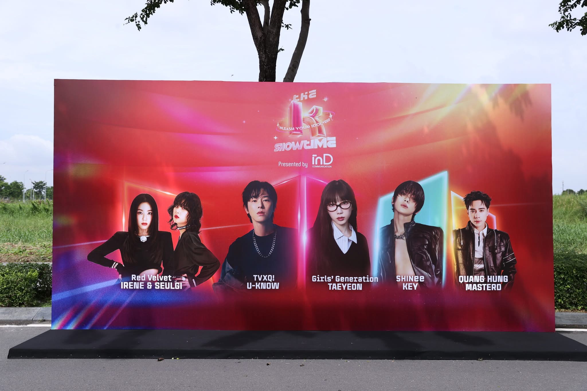 thi cong backdrop su kien