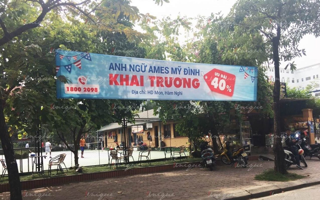 Treo băng rôn
