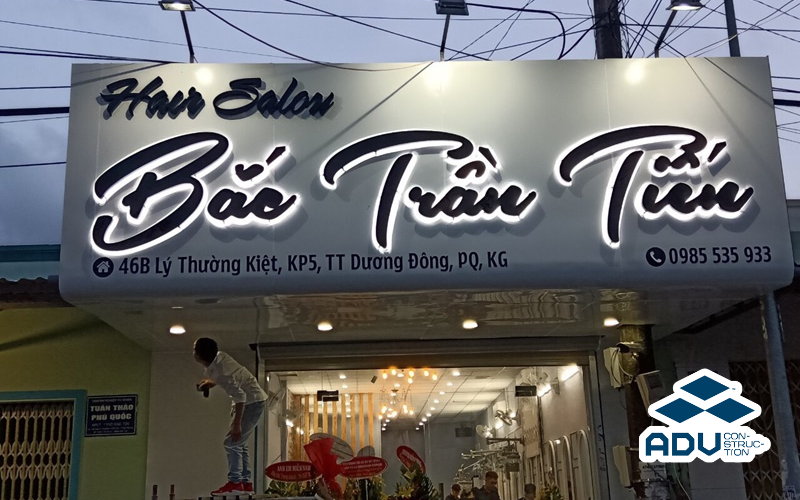 Bảng hiệu alu chữ nổi bền đẹp