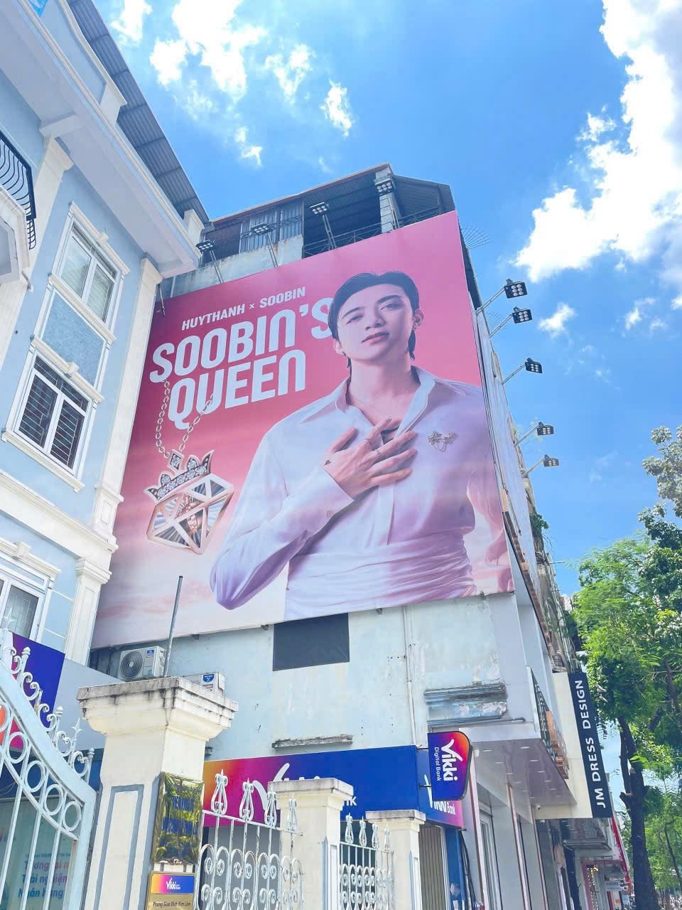 Thi công pano ngoài trời